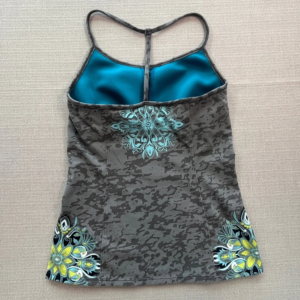 Athleta Womens Gray Camo Mandala Floral Shelf Bra Tank Top 265966 Small - Picture 2 of 8